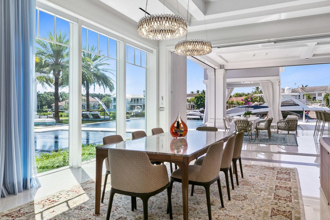 Recently Sold: $14,000,000 (5 beds, 6 baths, 9800 Square Feet)