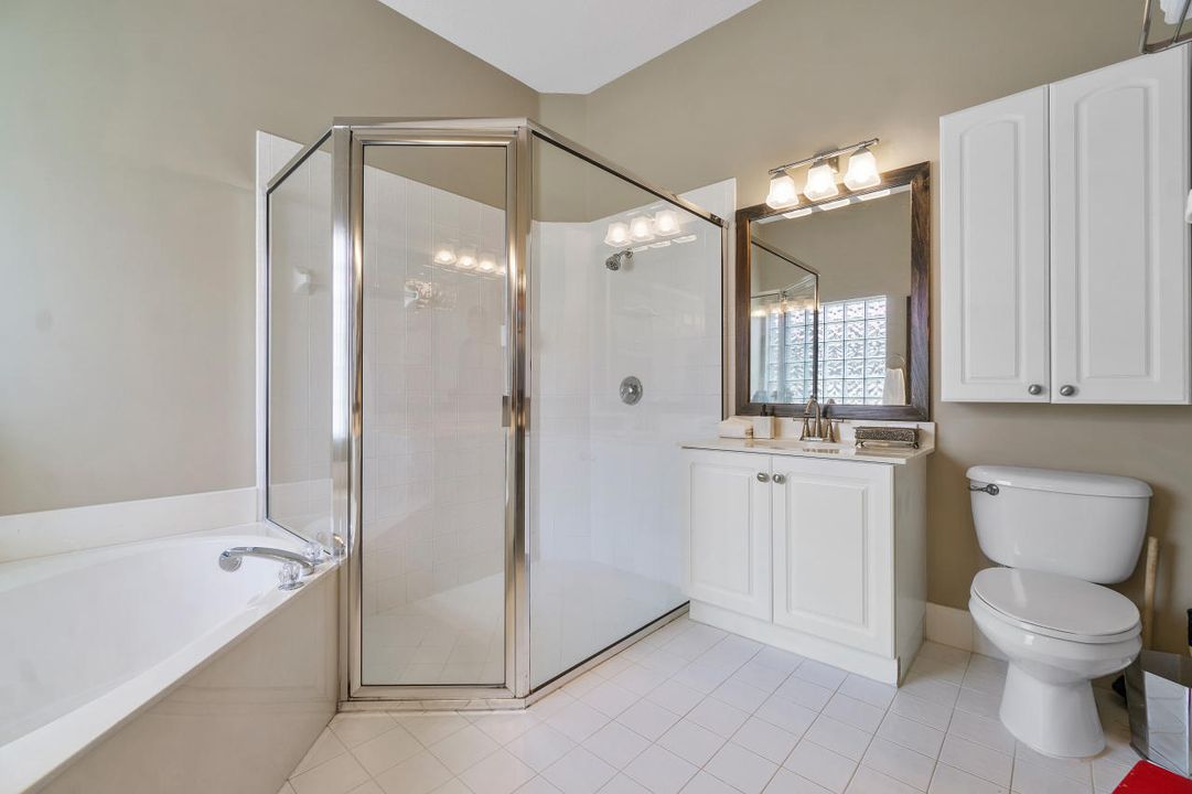最近售出: $450,000 (4 贝兹, 2 浴室, 2237 平方英尺)