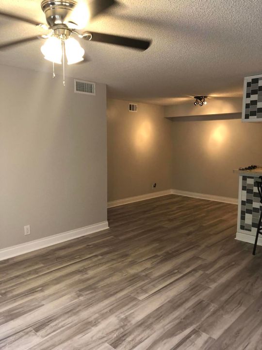 Recently Rented: $1,350 (2 beds, 2 baths, 1018 Square Feet)