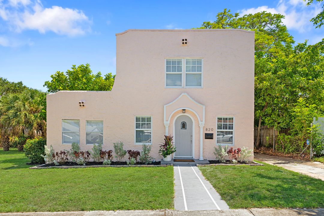 Recently Sold: $269,000 (3 beds, 1 baths, 1288 Square Feet)