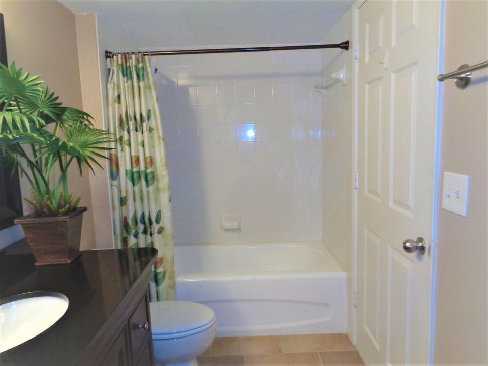 Недавно арендовано: $1,150 (1 спален, 1 ванн, 815 Квадратных фут)