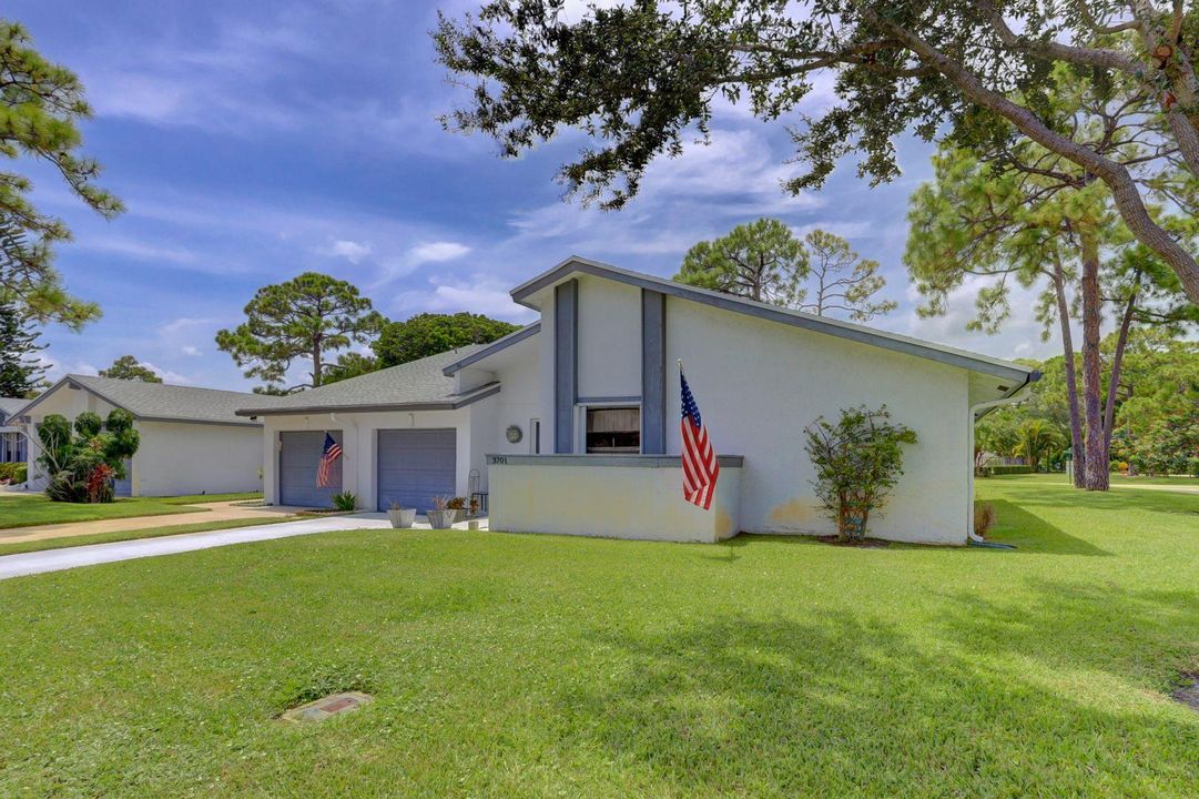 Recently Sold: $187,000 (2 beds, 2 baths, 1686 Square Feet)