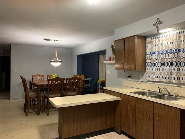 Recently Sold: $198,000 (3 beds, 2 baths, 1565 Square Feet)