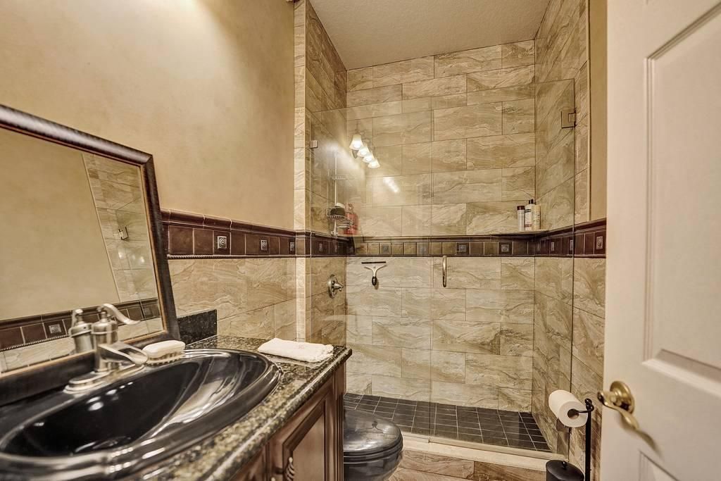 最近售出: $625,000 (5 贝兹, 4 浴室, 3366 平方英尺)