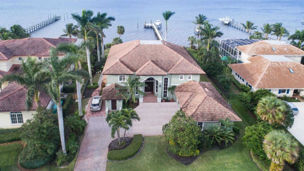 Recently Sold: $1,600,000 (5 beds, 5 baths, 5013 Square Feet)