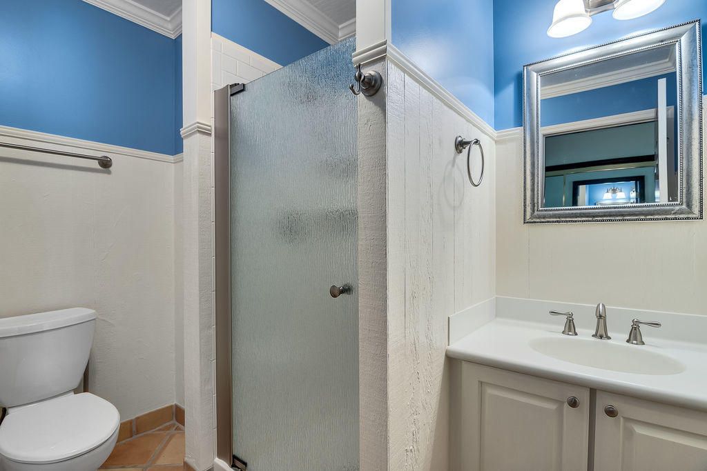 最近售出: $450,000 (3 贝兹, 2 浴室, 2064 平方英尺)