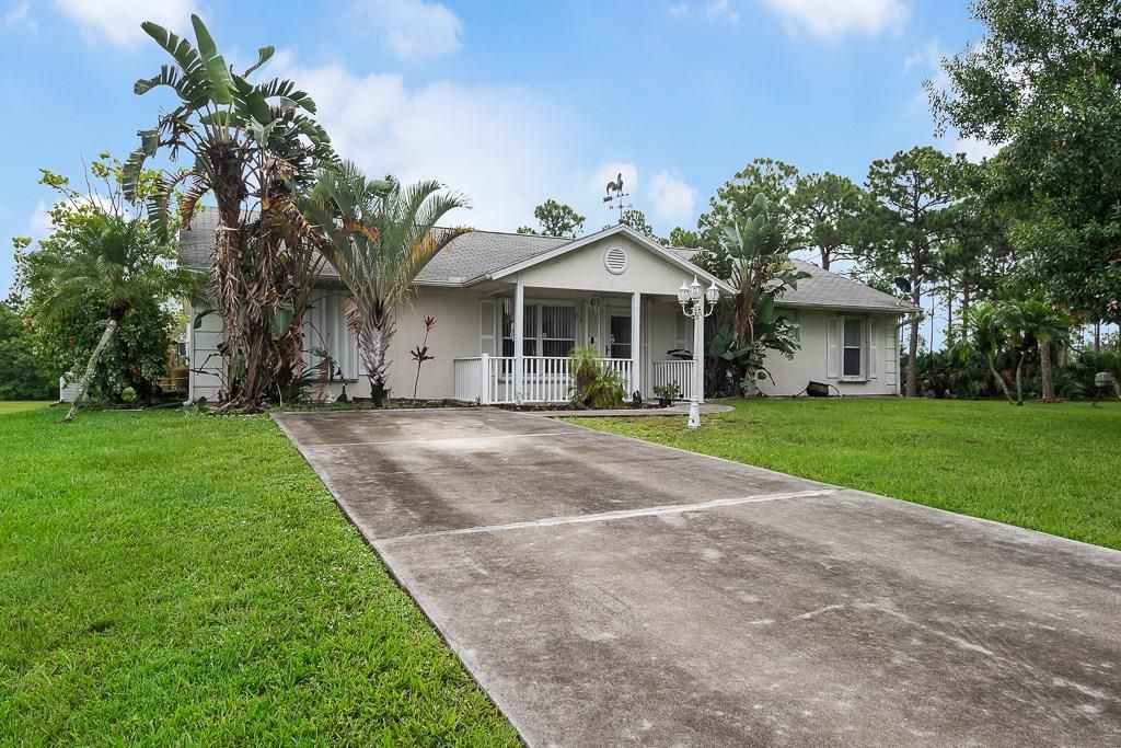 Recently Sold: $530,000 (3 beds, 2 baths, 1624 Square Feet)
