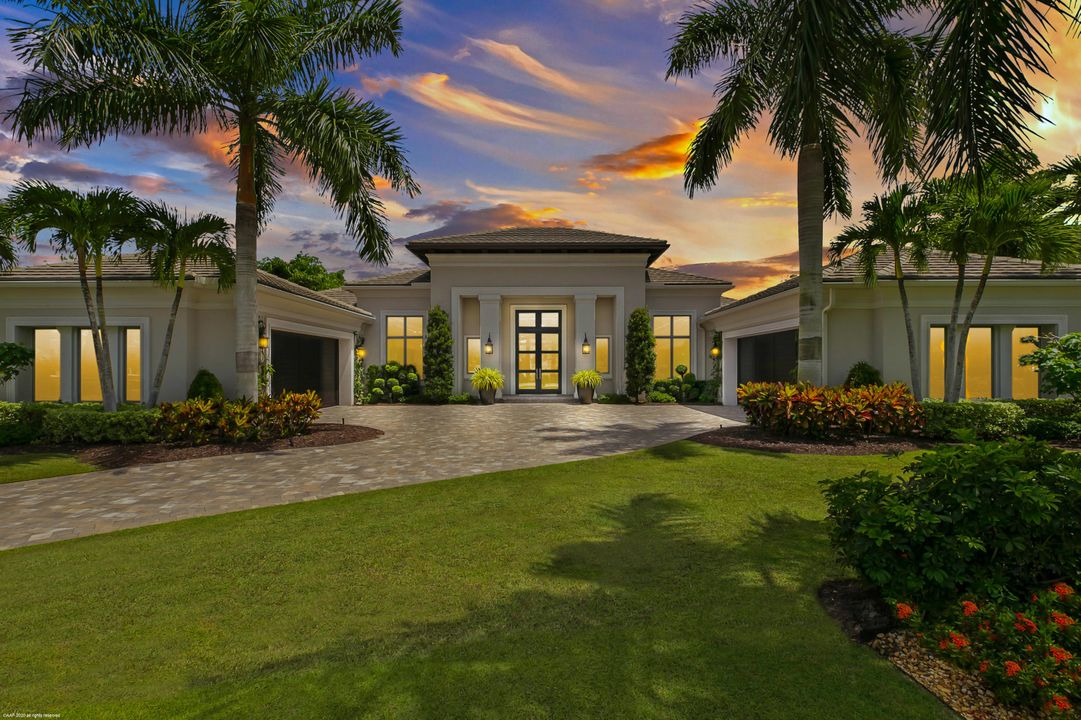 Recently Sold: $3,995,000 (4 beds, 5 baths, 4957 Square Feet)