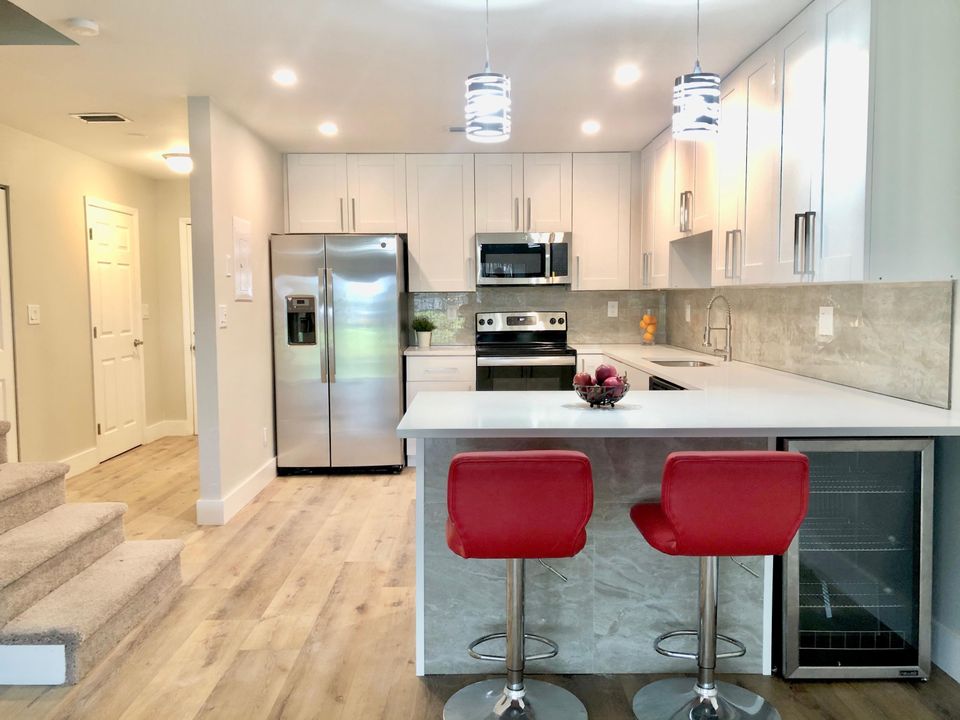 Recently Sold: $297,500 (3 beds, 2 baths, 1412 Square Feet)