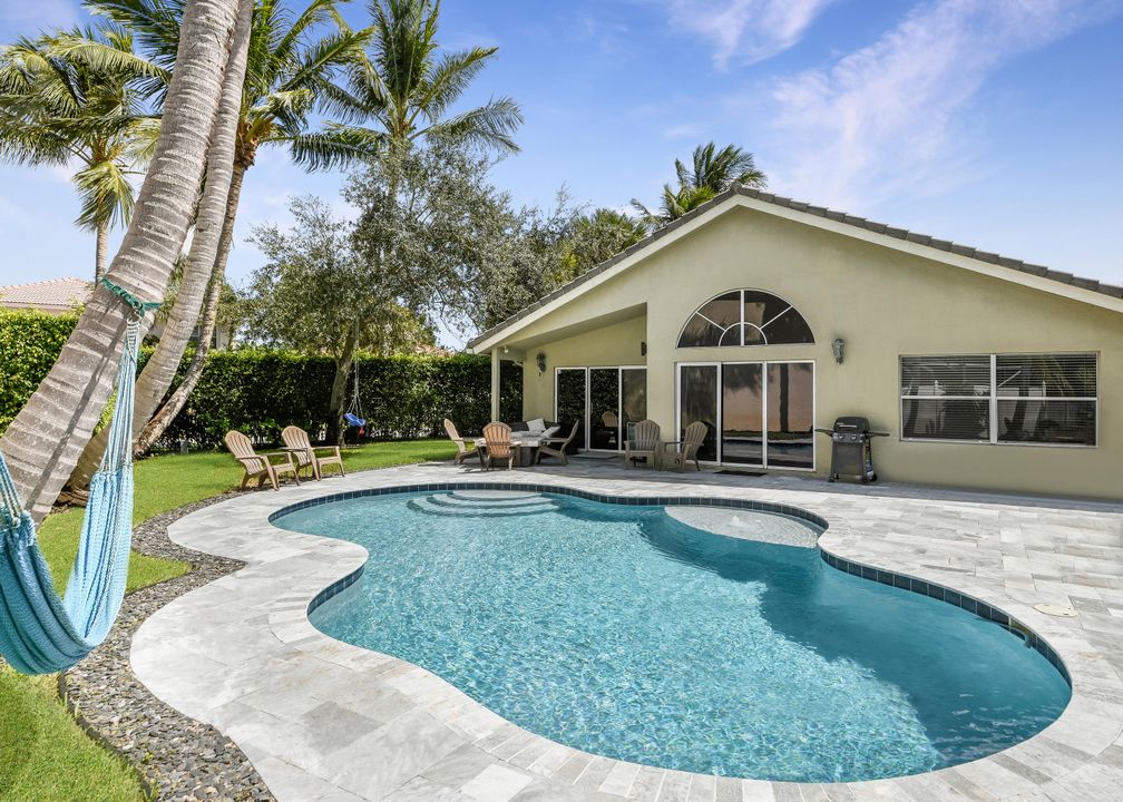 Recently Rented: $3,200 (3 beds, 2 baths, 1658 Square Feet)