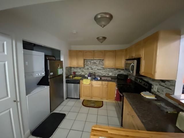 Recently Rented: $1,500 (2 beds, 2 baths, 1098 Square Feet)