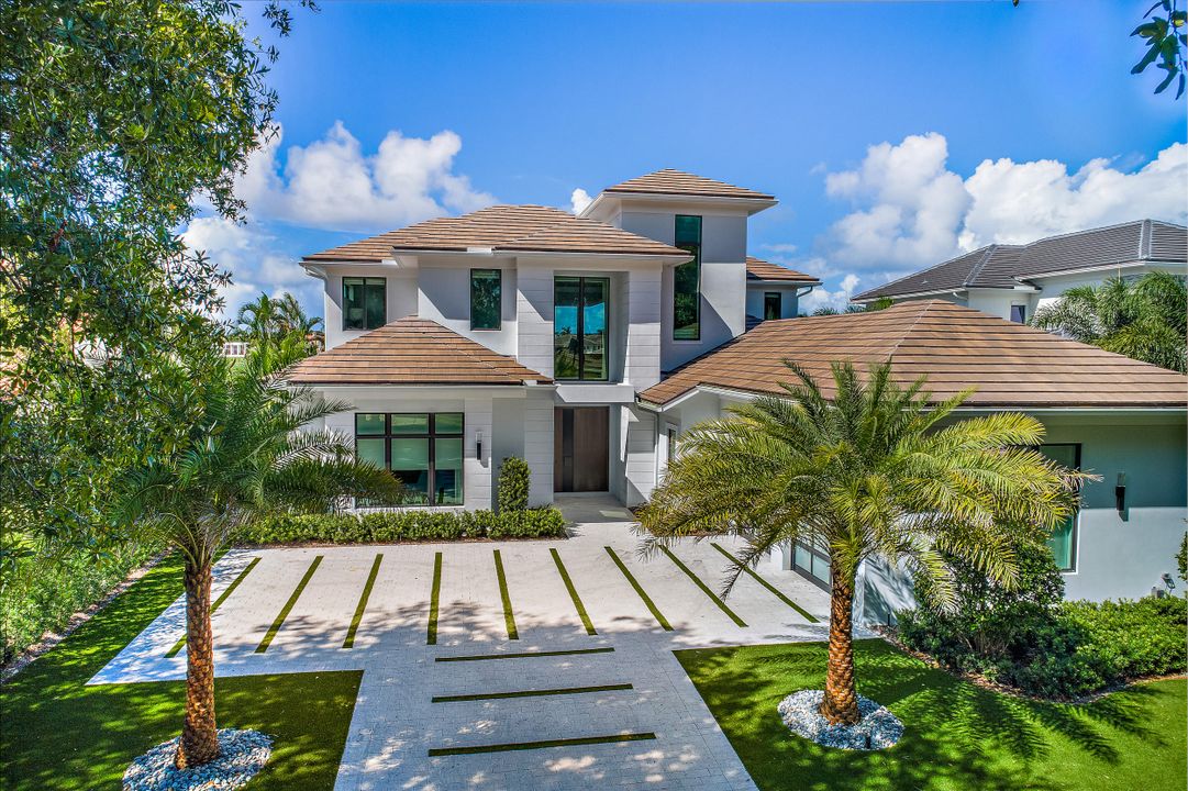 Recently Sold: $6,200,000 (4 beds, 5 baths, 5496 Square Feet)