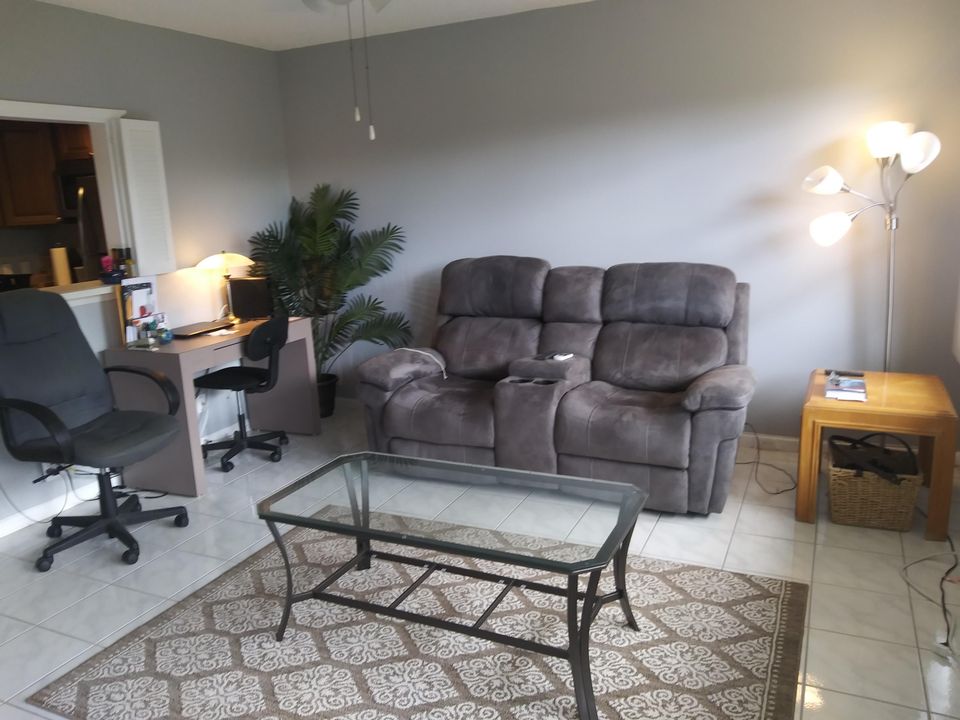 Recently Rented: $1,000 (1 beds, 1 baths, 601 Square Feet)