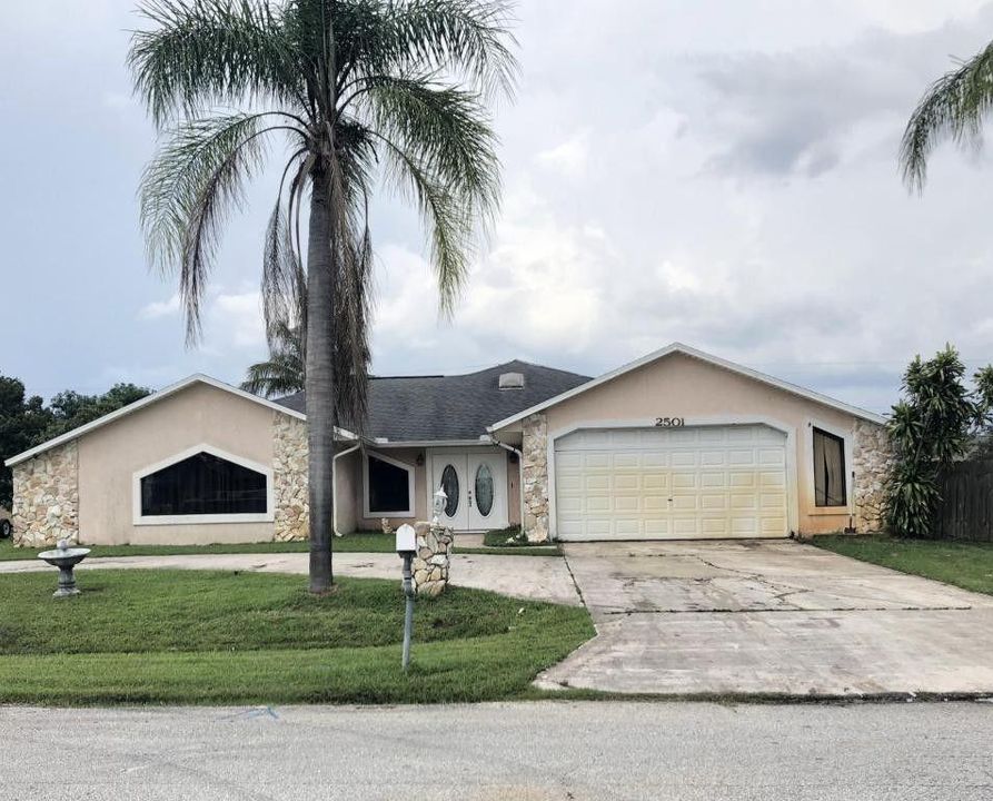 Recently Sold: $323,000 (4 beds, 2 baths, 2584 Square Feet)