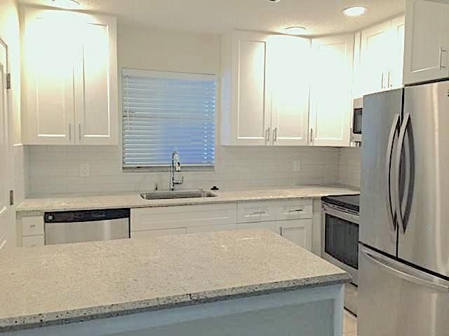 Vendido Recientemente: $169,900 (2 camas, 2 baños, 849 Pies cuadrados)