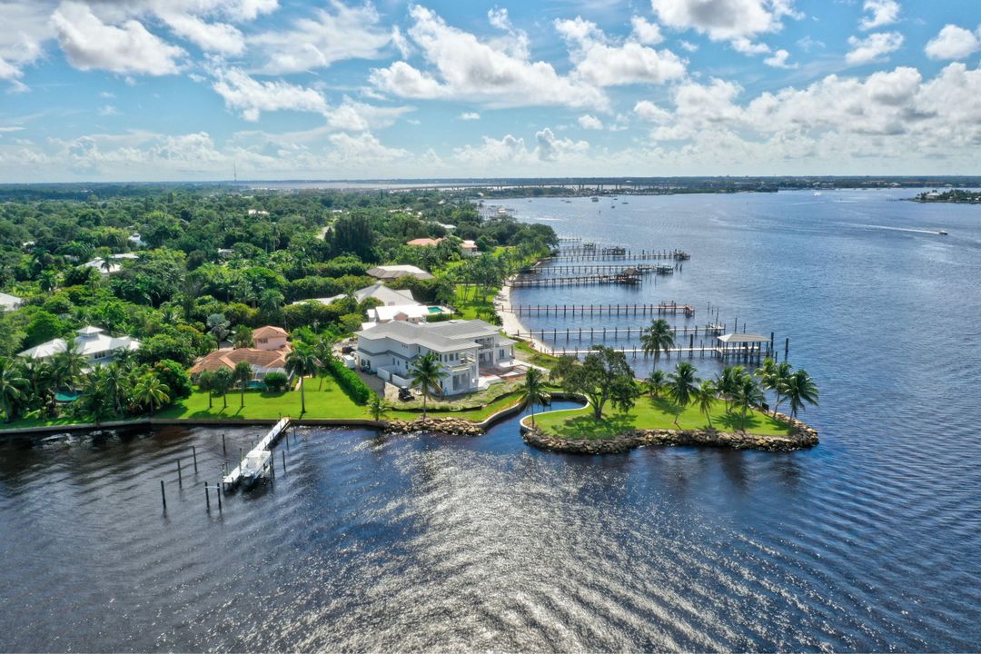 Recently Sold: $6,500,000 (5 beds, 5 baths, 8460 Square Feet)