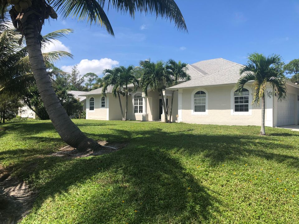 Recently Sold: $425,000 (4 beds, 3 baths, 2882 Square Feet)