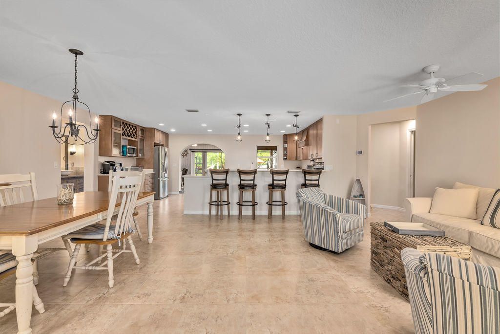 Recently Sold: $600,000 (2 beds, 2 baths, 2601 Square Feet)