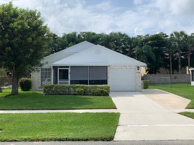 Recently Sold: $219,000 (3 beds, 2 baths, 1035 Square Feet)