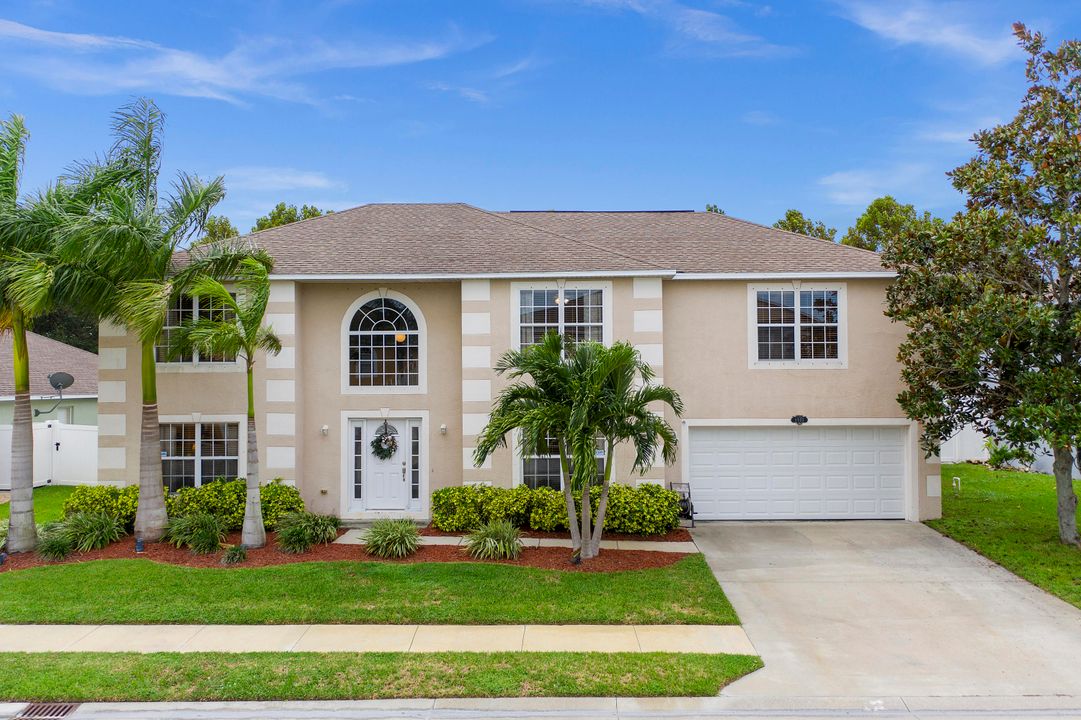 Recently Sold: $285,000 (5 beds, 2 baths, 2512 Square Feet)