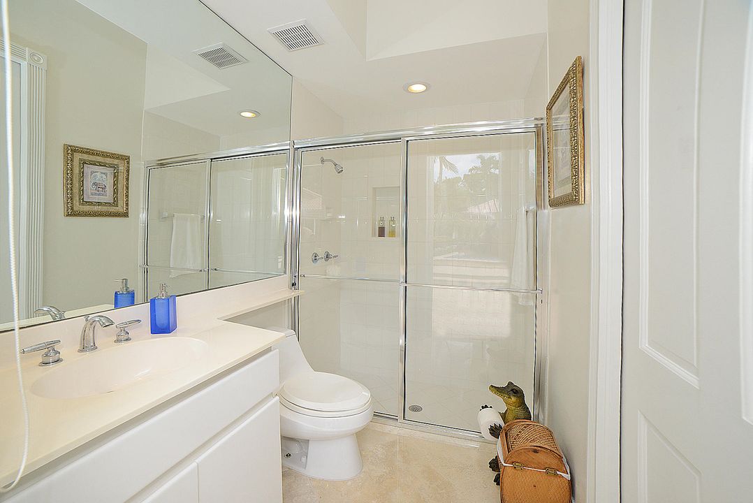 Недавно арендовано: $18,000 (6 спален, 6 ванн, 4611 Квадратных фут)