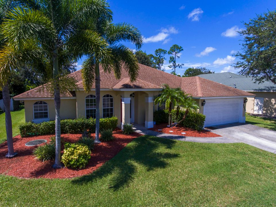 Recently Sold: $295,000 (4 beds, 2 baths, 2042 Square Feet)