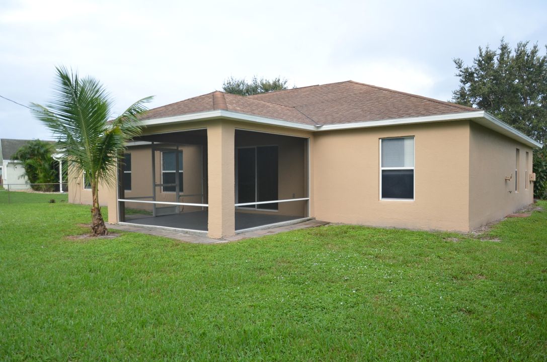 Recently Sold: $265,000 (4 beds, 2 baths, 2020 Square Feet)