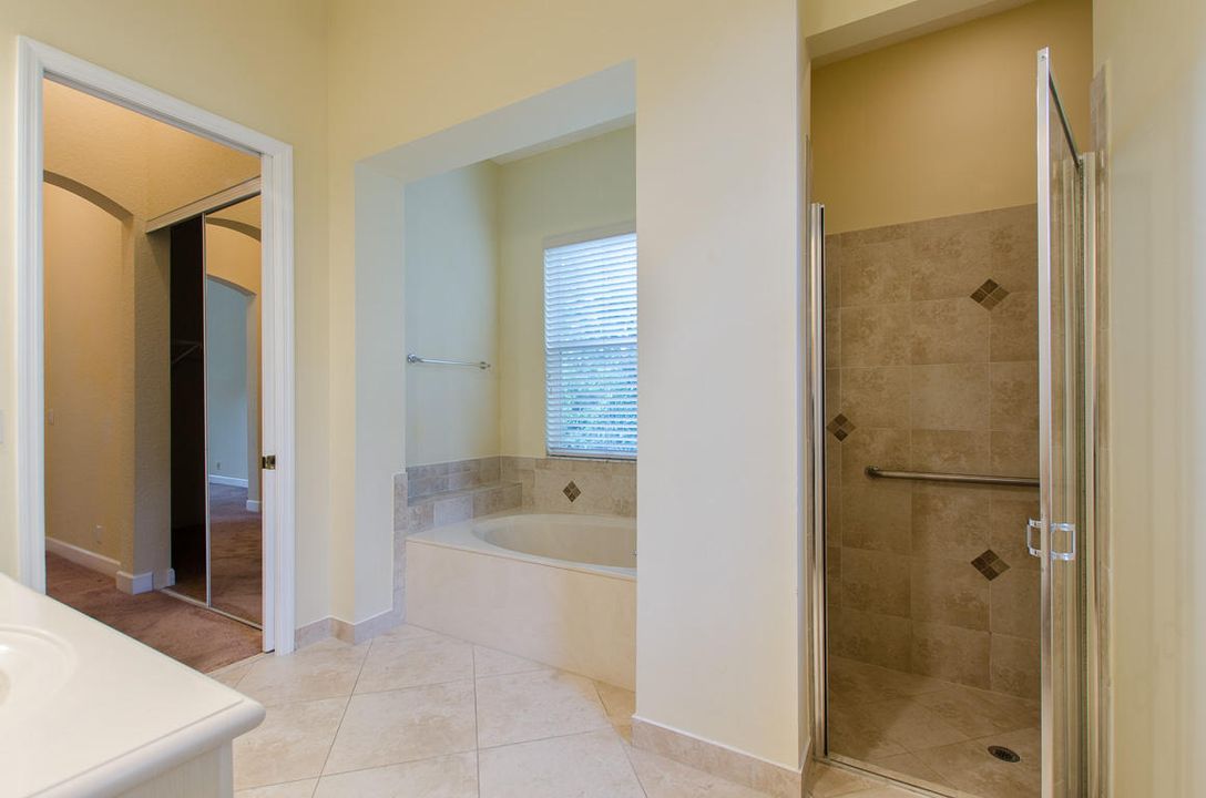 最近售出: $450,000 (5 贝兹, 3 浴室, 2820 平方英尺)
