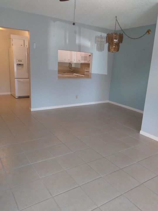 Recently Rented: $1,350 (2 beds, 2 baths, 1111 Square Feet)