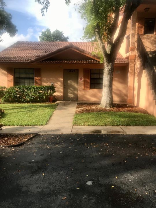 Recently Rented: $1,450 (2 beds, 2 baths, 3800 Square Feet)