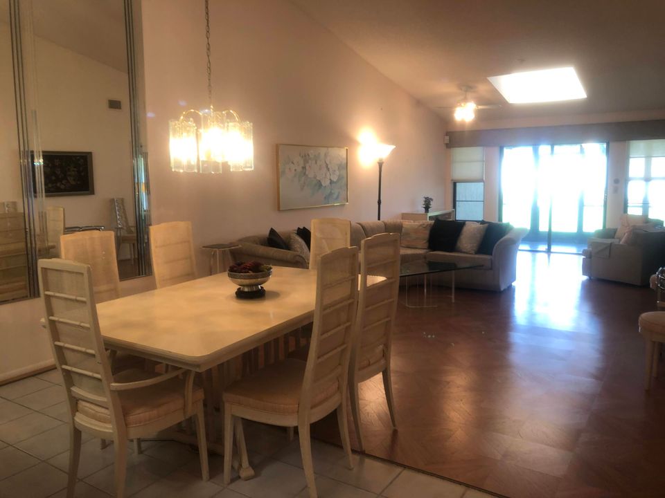 Vendido Recientemente: $189,950 (3 camas, 2 baños, 1469 Pies cuadrados)