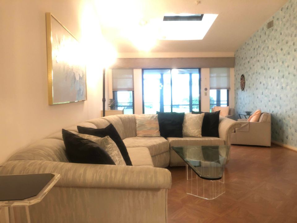 Vendido Recientemente: $189,950 (3 camas, 2 baños, 1469 Pies cuadrados)