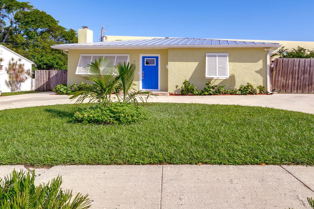 Recently Sold: $315,000 (3 beds, 1 baths, 1281 Square Feet)