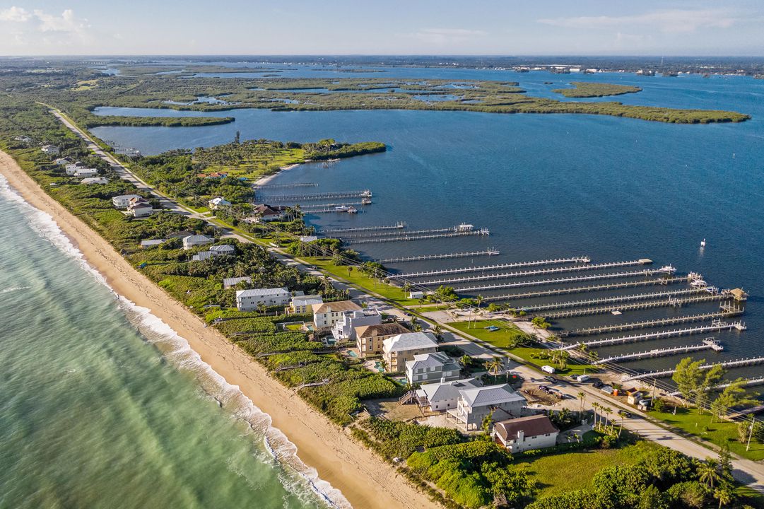 Recently Sold: $2,450,000 (6 beds, 4 baths, 4975 Square Feet)