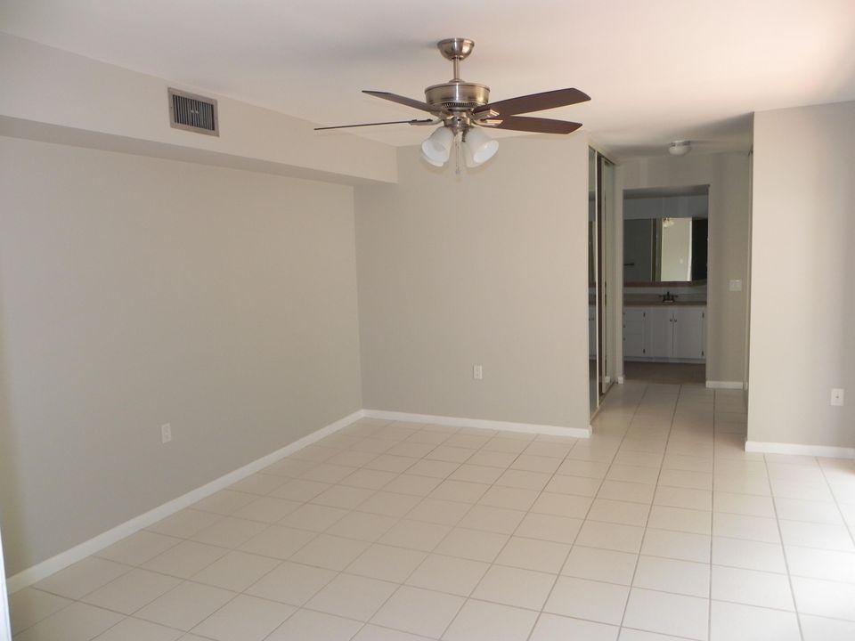 Recently Rented: $1,975 (2 beds, 2 baths, 1488 Square Feet)