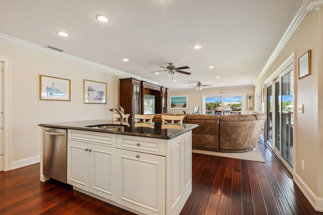 Recently Sold: $1,300,000 (3 beds, 2 baths, 2264 Square Feet)