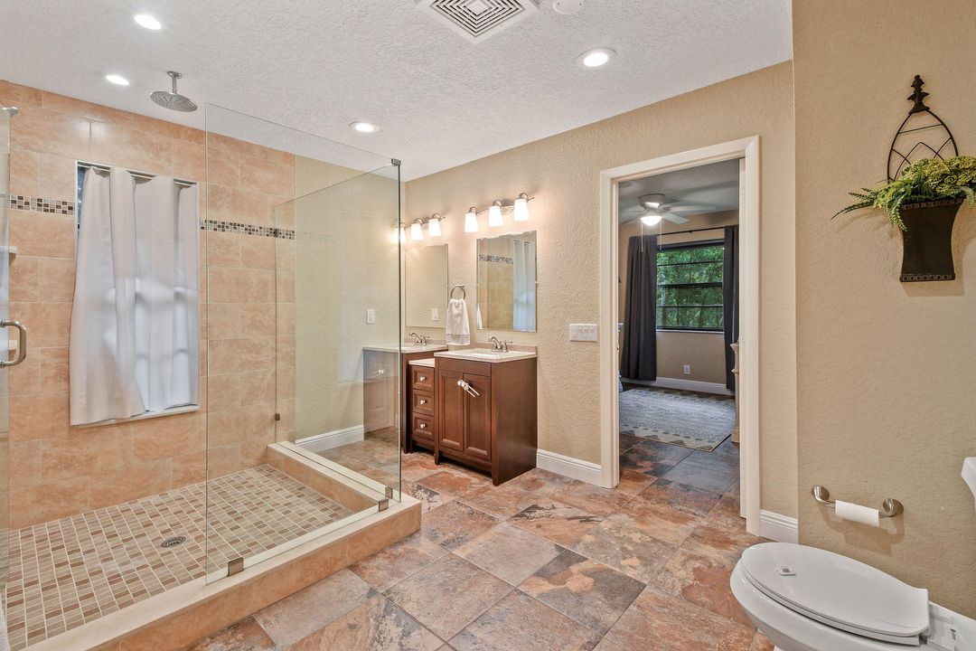 最近售出: $625,000 (4 贝兹, 2 浴室, 2326 平方英尺)