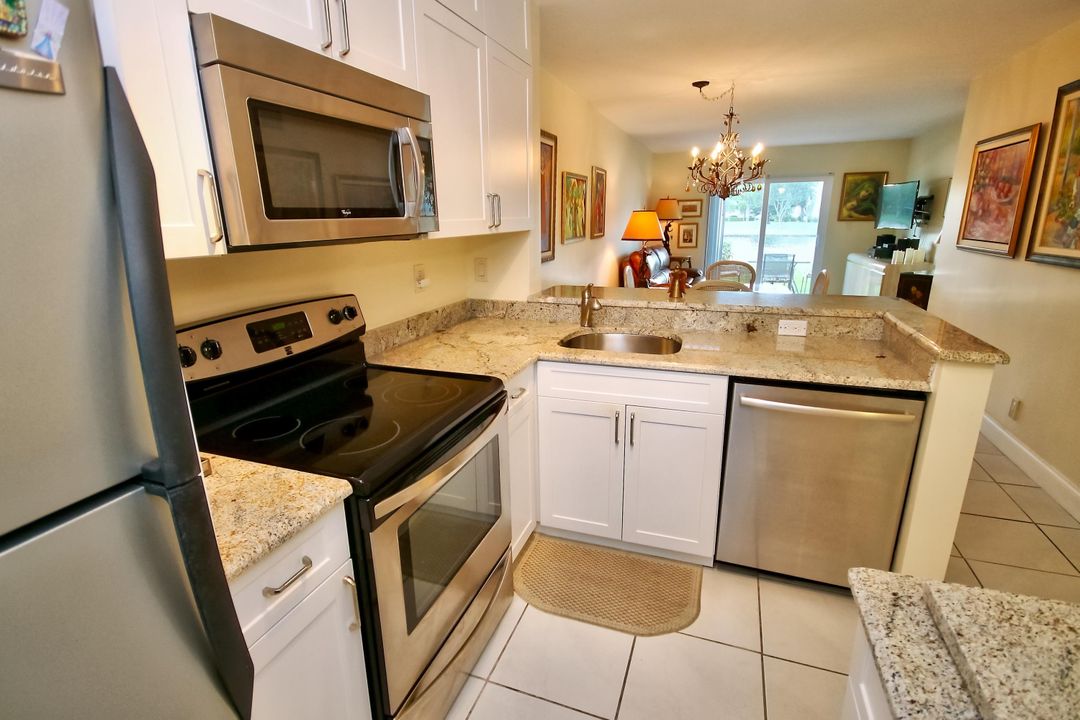 Vendido Recientemente: $158,000 (2 camas, 2 baños, 770 Pies cuadrados)