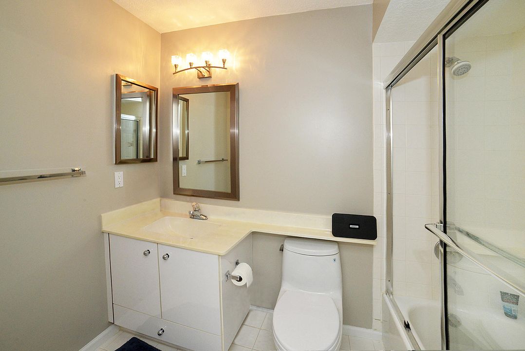 Недавно арендовано: $12,500 (3 спален, 5 ванн, 3234 Квадратных фут)