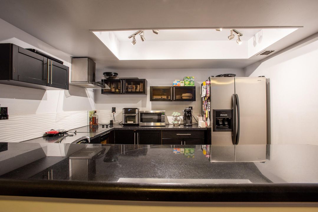 Recently Sold: $200,000 (2 beds, 2 baths, 1069 Square Feet)