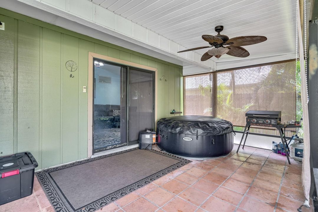 Recently Sold: $175,000 (2 beds, 2 baths, 956 Square Feet)
