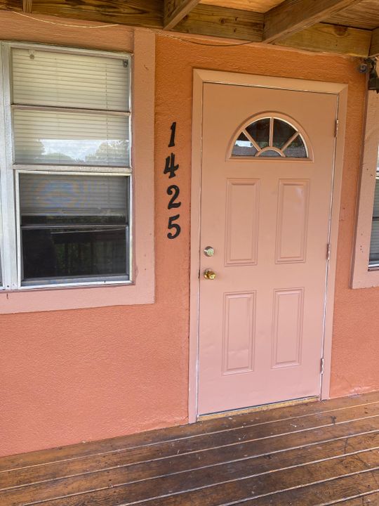 Recently Rented: $1,150 (3 beds, 2 baths, 1377 Square Feet)