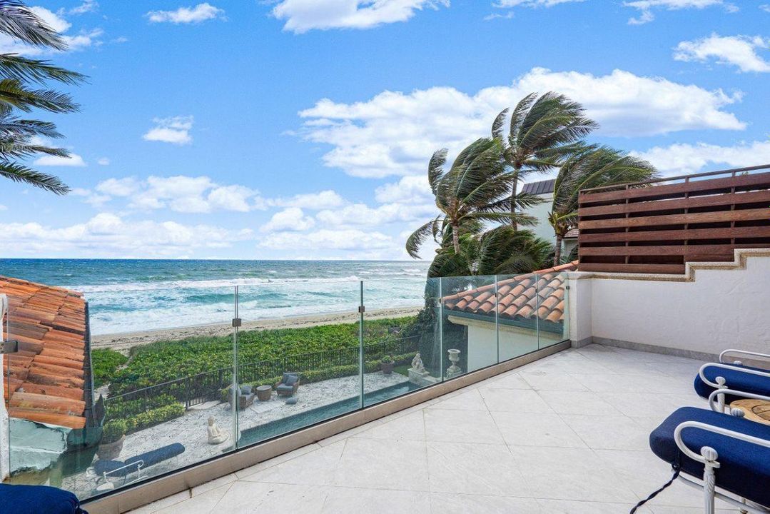 Vendido Recientemente: $12,995,000 (5 camas, 5 baños, 5813 Pies cuadrados)