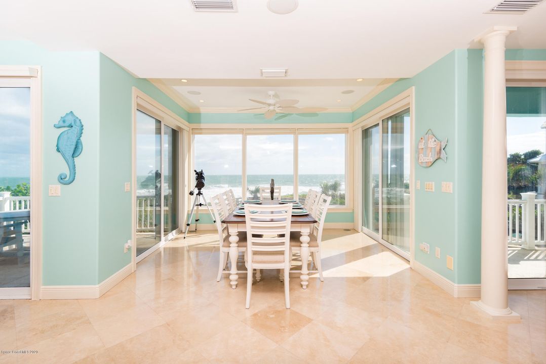 Recently Sold: $3,000,000 (5 beds, 5 baths, 5237 Square Feet)