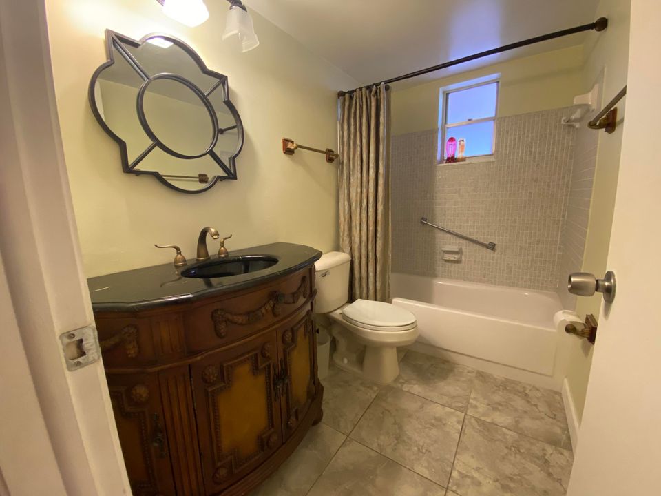 Недавно арендовано: $1,300 (2 спален, 2 ванн, 1080 Квадратных фут)