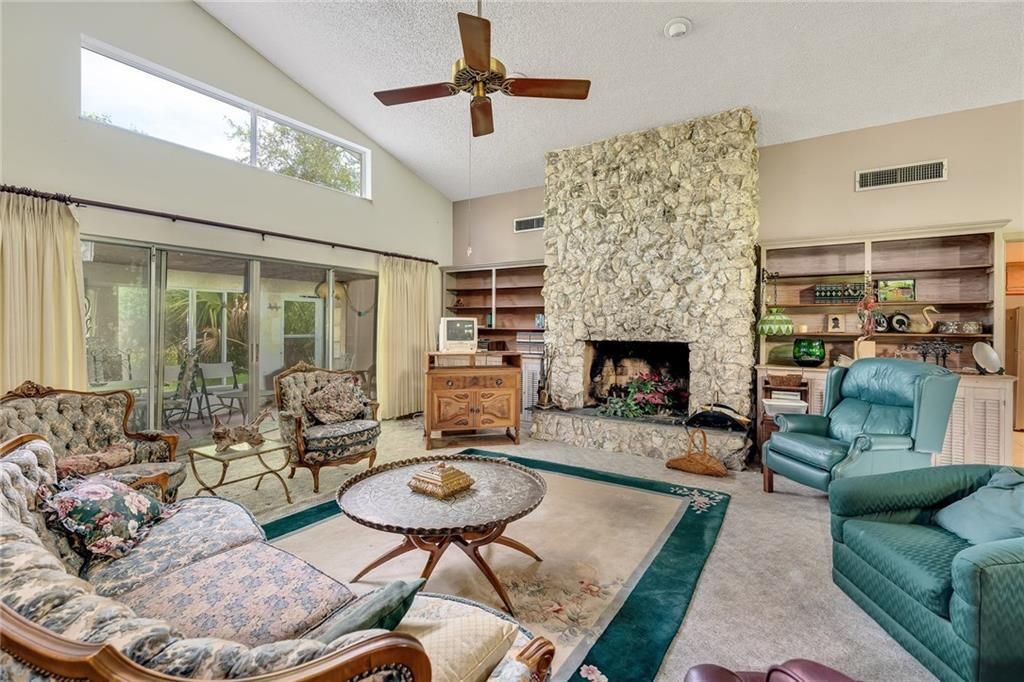Recently Sold: $8,000,000 (5 beds, 4 baths, 3952 Square Feet)