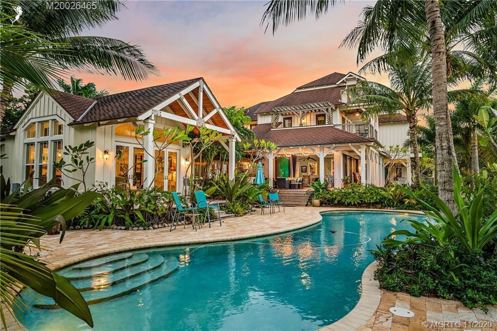 Recently Sold: $3,250,000 (5 beds, 5 baths, 5894 Square Feet)