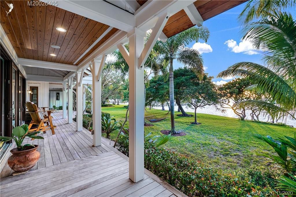 Recently Sold: $3,250,000 (5 beds, 5 baths, 5894 Square Feet)