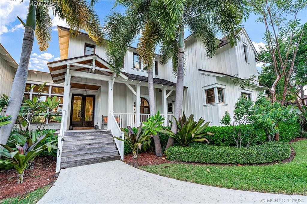 Recently Sold: $3,250,000 (5 beds, 5 baths, 5894 Square Feet)