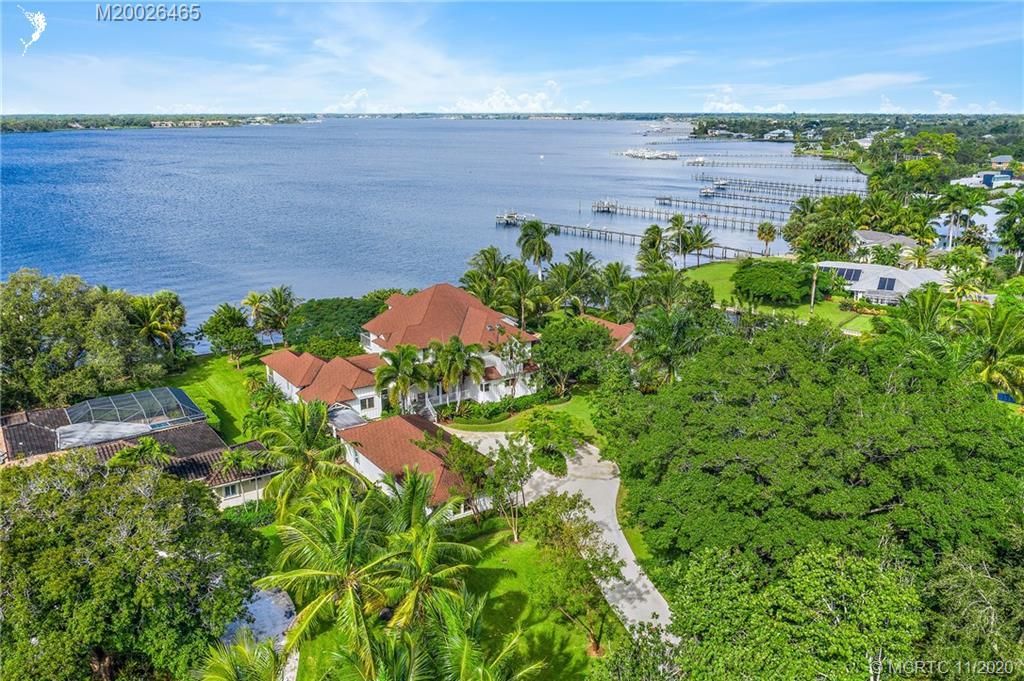 Recently Sold: $3,250,000 (5 beds, 5 baths, 5894 Square Feet)